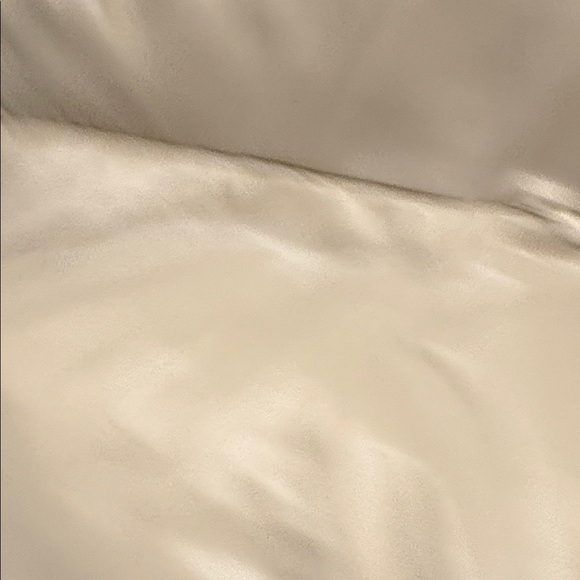 Women's Cream Puffer Vest - Picture 2 of 4